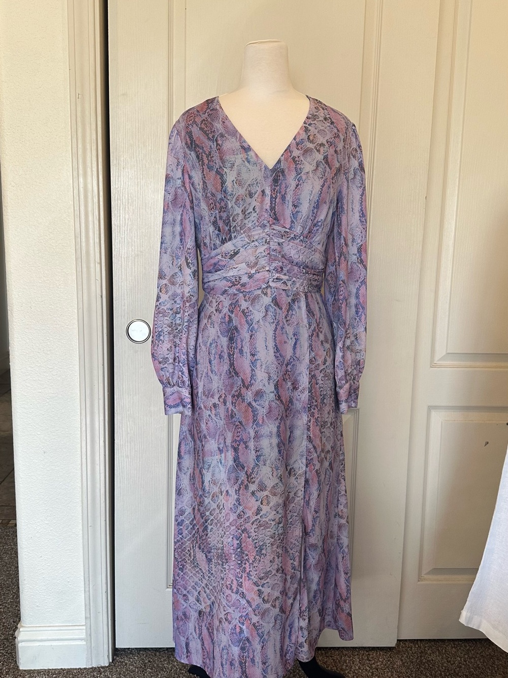 MOTF Lavender & Pink Snake-Print Long Sleeve Maxi Dress with V-Neck